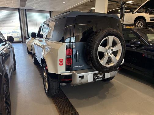 Fuji White 2024 Land Rover Defender P300