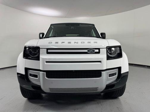 Fuji White 2024 Land Rover Defender P300