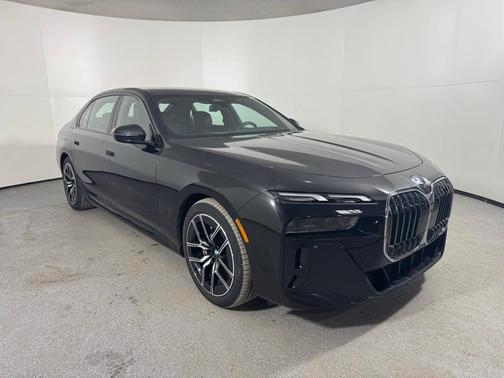 2025 BMW 740 i xDrive