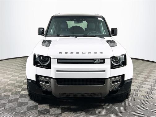 2024 Land Rover Defender P400 X-Dynamic SE