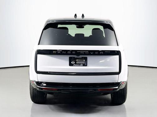 Fuji White 2025 Land Rover Range Rover P400 SE 7 Seat