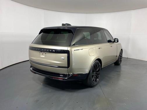 2023 Land Rover Range Rover P530 SE