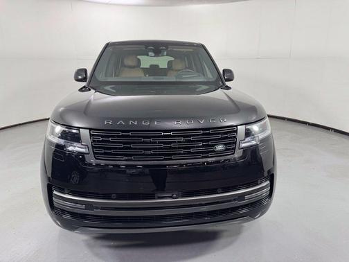 Santorini Black 2025 Land Rover Range Rover P550e SE