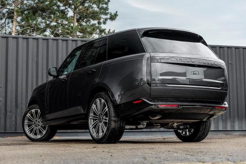 2025 Land Rover Range Rover P400 SE