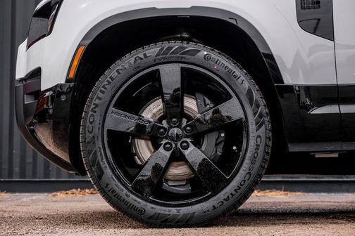 Borasco Grey 2026 Land Rover Defender P400 X-Dynamic SE