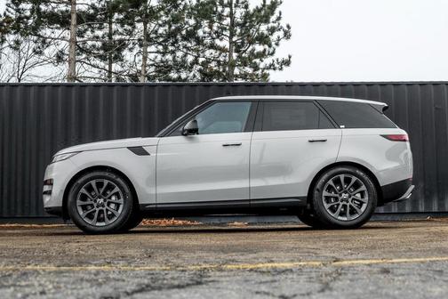 2025 Land Rover Range Rover Sport P360 S