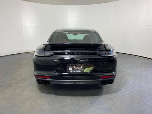 2023 Porsche Panamera Platinum Edition