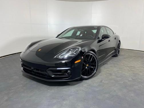 2023 Porsche Panamera Platinum Edition