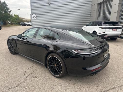 2023 Porsche Panamera Platinum Edition