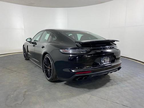 2023 Porsche Panamera Platinum Edition