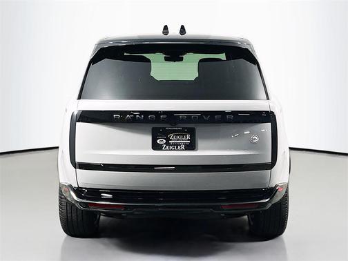 2023 Land Rover Range Rover SV