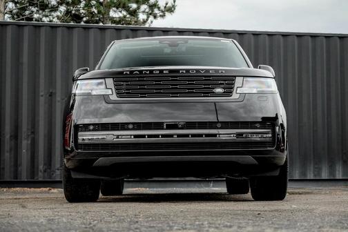 2025 Land Rover Range Rover P530 SE 7 Seat