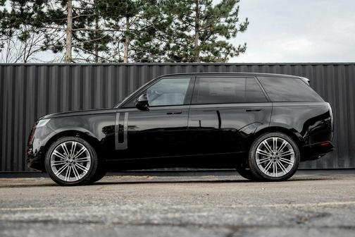 2025 Land Rover Range Rover P530 SE 7 Seat
