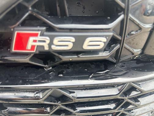 Sebring Black Crystal Effect 2022 Audi RS 6 Avant 4.0T quattro