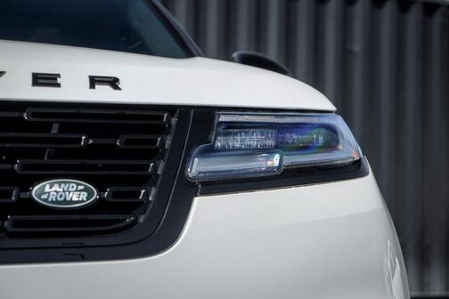 Ostuni Pearl White 2026 Land Rover Range Rover Velar P400 Dynamic SE
