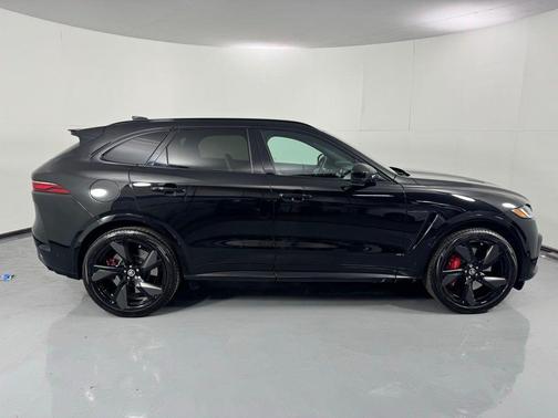 Santorini Black 2024 Jaguar F-PACE SVR