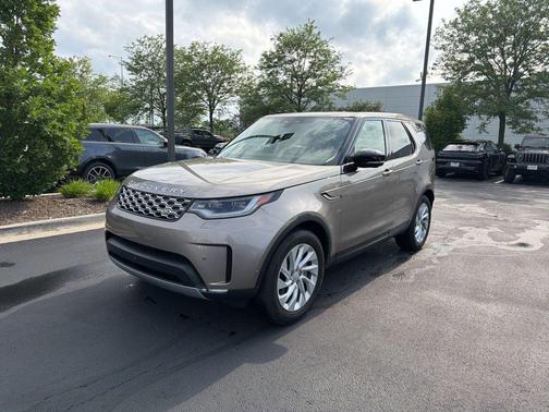 Lantau Bronze 2025 Land Rover Discovery P300 S