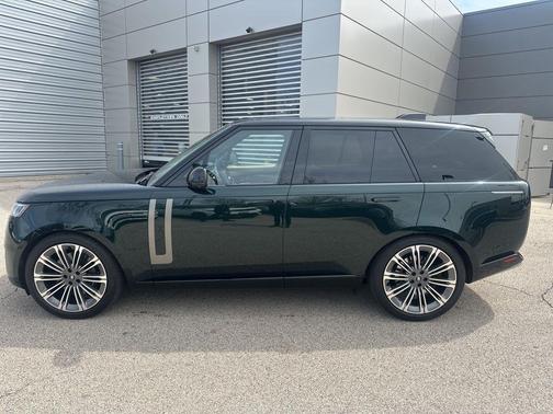British Racing Green 2025 Land Rover Range Rover P530 SE