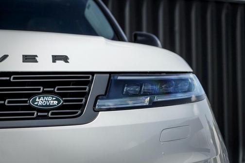 2025 Land Rover Range Rover Sport P360 SE