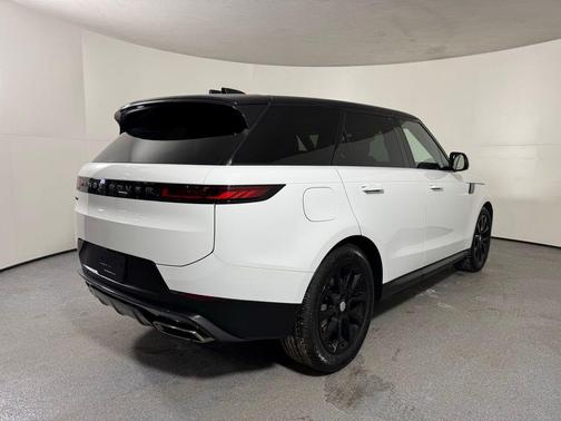 2024 Land Rover Range Rover Sport SE