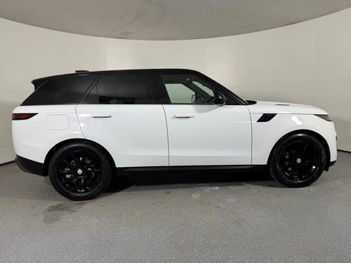 2024 Land Rover Range Rover Sport SE