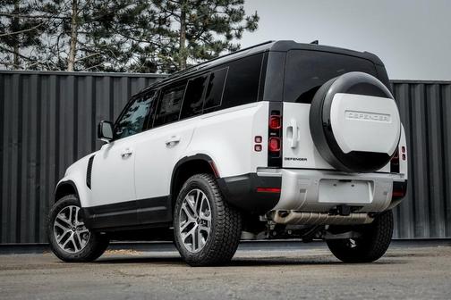 2025 Land Rover Defender P400 S