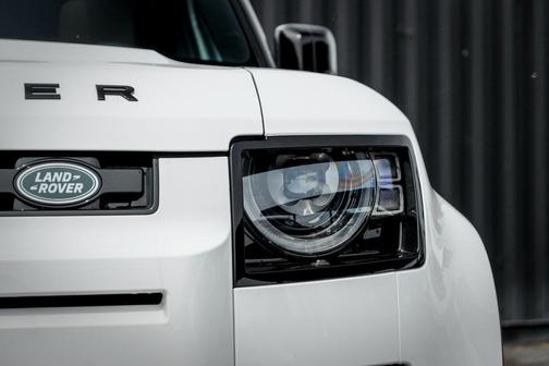 2025 Land Rover Defender P400 S