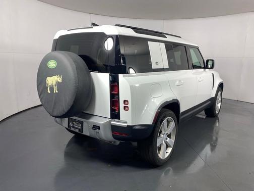 2024 Land Rover Defender P300