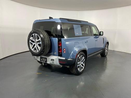 2021 Land Rover Defender 110 SE