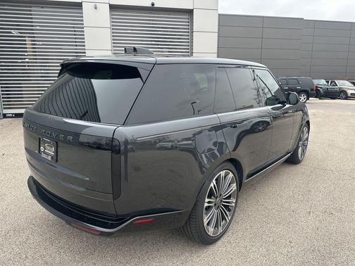 2024 Land Rover Range Rover P530 SE