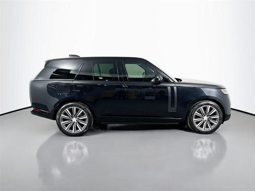 2023 Land Rover Range Rover P530 SE