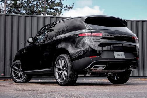 Santorini Black 2026 Land Rover Range Rover Sport SE