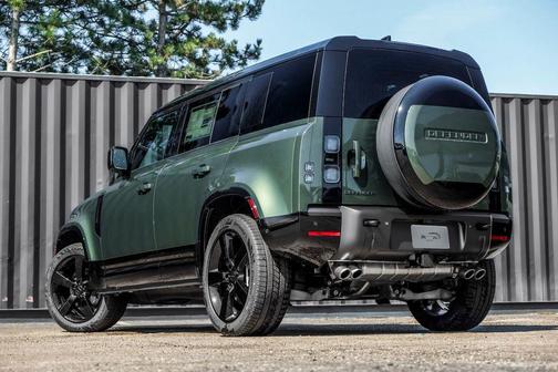 Woolstone Green 2026 Land Rover Defender P500 X-Dynamic SE