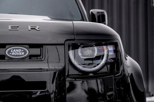 2026 Land Rover Defender P500 V8