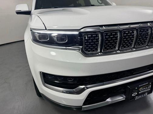 Bright White Clearcoat 2022 Jeep Grand Wagoneer Series II