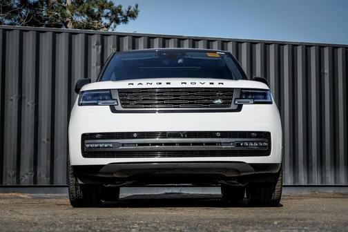 2025 Land Rover Range Rover P550e SE