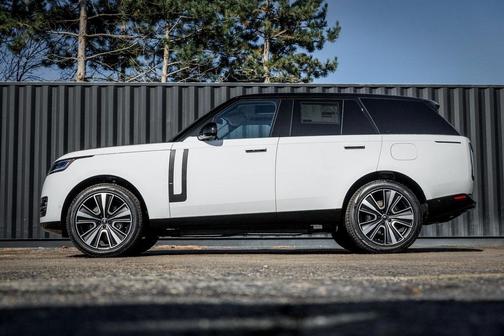 2025 Land Rover Range Rover P550e SE