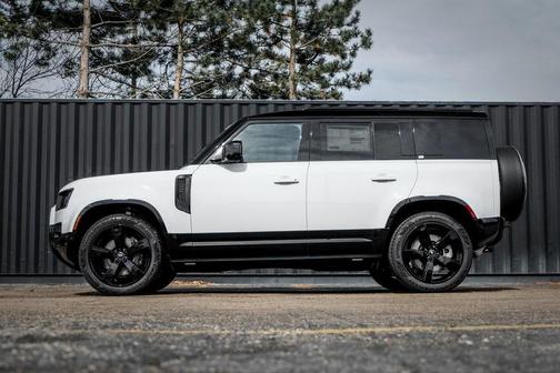 2025 Land Rover Defender P400 X-Dynamic SE