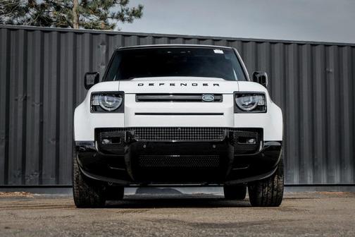 2025 Land Rover Defender P400 X-Dynamic SE