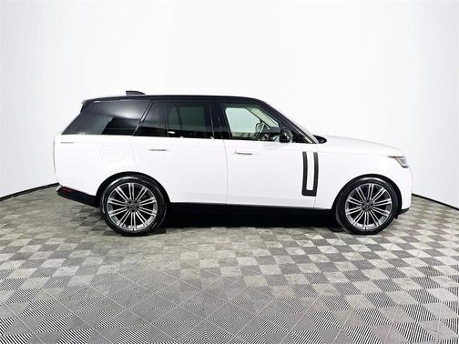 2023 Land Rover Range Rover P530 SE