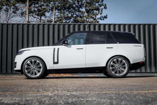 2025 Land Rover Range Rover P400 SE
