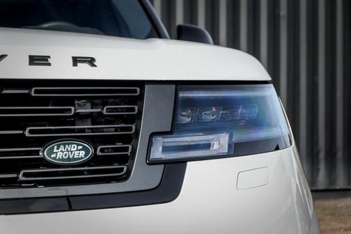 2025 Land Rover Range Rover P400 SE