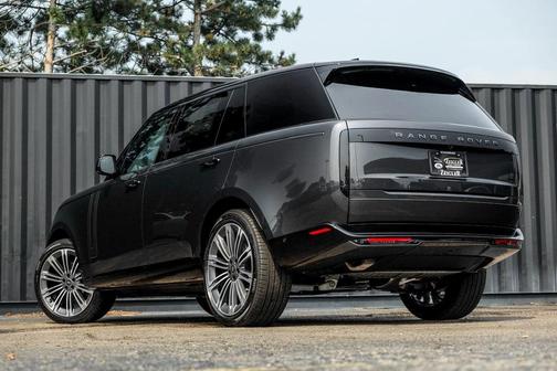 2025 Land Rover Range Rover P400 SE 7 Seat