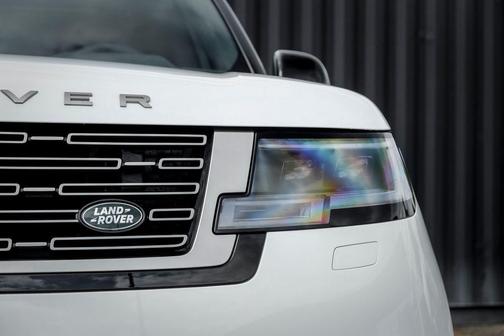 Fuji White 2026 Land Rover Range Rover P400 SE