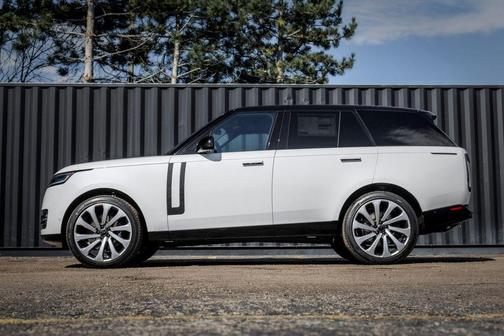 Ostuni Pearl White 2026 Land Rover Range Rover P530 SE