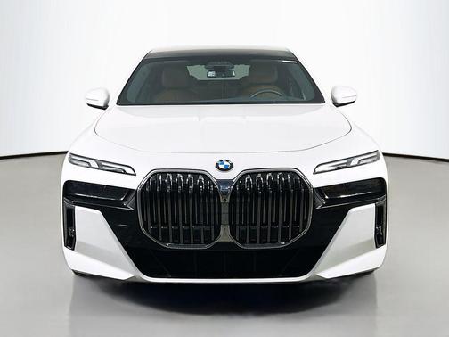 2025 BMW 740 i xDrive