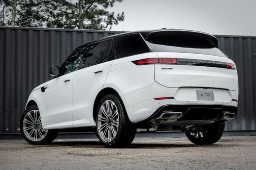 Fuji White 2026 Land Rover Range Rover Sport P400 Dynamic SE