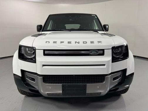 2023 Land Rover Defender 110 SE