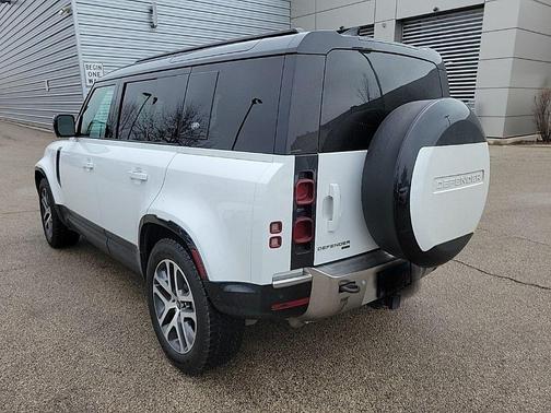2023 Land Rover Defender 110 SE