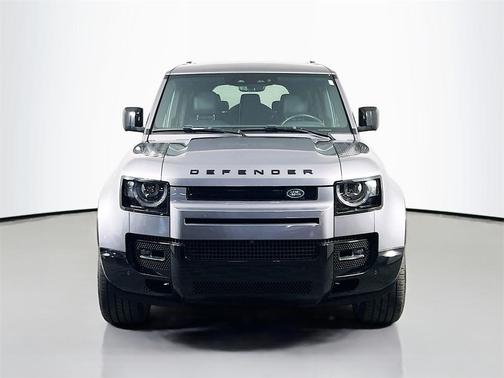 2024 Land Rover Defender P400 X-Dynamic SE